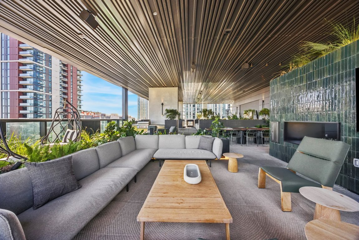 610 Davis Street, Unit 5007 Austin, TX 78701 - Photo 23 of 33 Outdoor Amenity Area