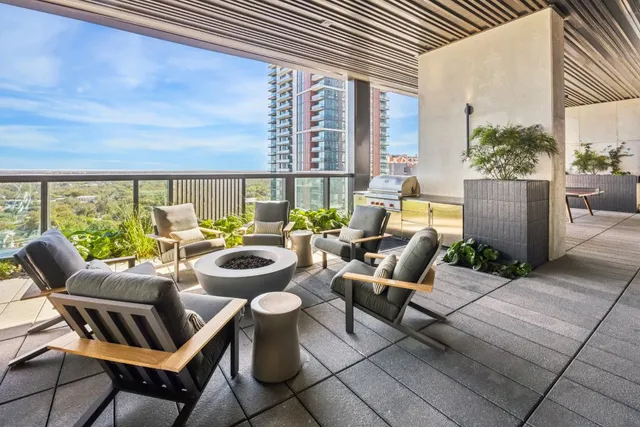 $8,999 | 610 Davis Street, Unit 5007, Austin, TX 78701