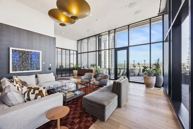 $8,999 | 610 Davis Street, Unit 5007, Austin, TX 78701