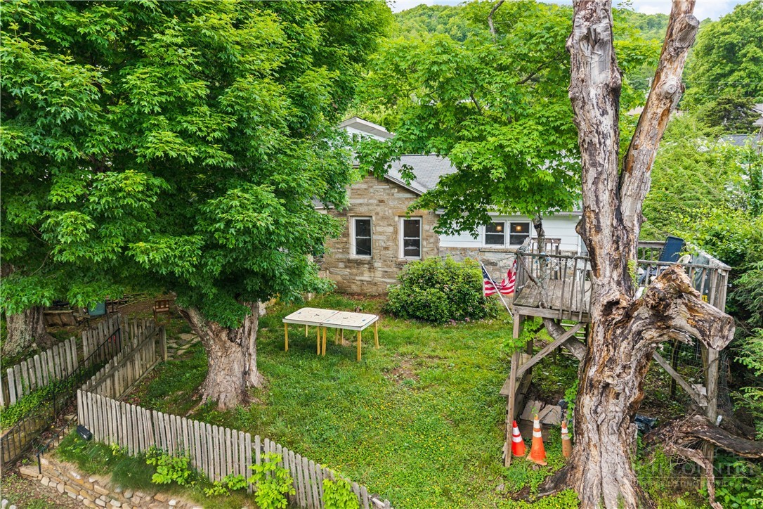 304 Old Bristol Road Boone, NC 28607 - Photo 3 of 30
