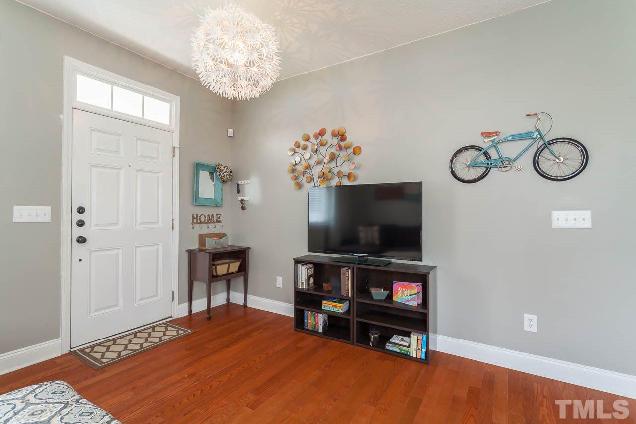 8814 Elizabeth Bennett Place Raleigh, NC 27616 - Photo 5 of 25 Gallery Image 5