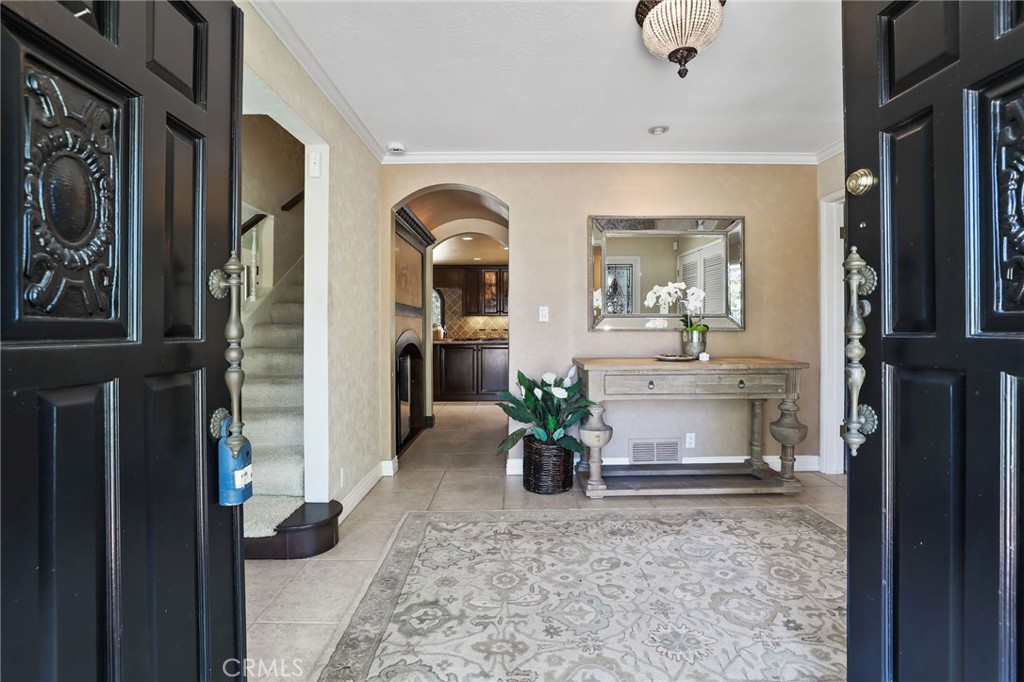 11672 Foster Road Rossmoor, CA 90720 - Photo 4 of 43