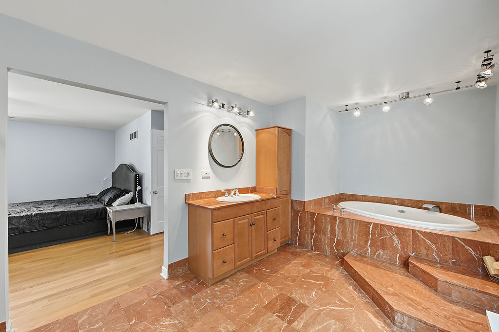 6 Dogwood Road Rolling Meadows, IL 60008 - Photo 26 of 43 Gallery Image 26
