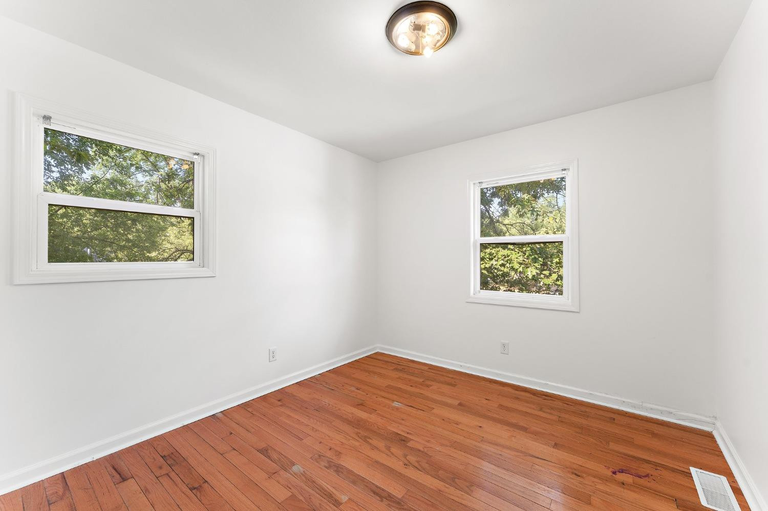 10983 Potomac Drive Demotte, IN 46310 - Photo 11 of 18 an empty room with a window