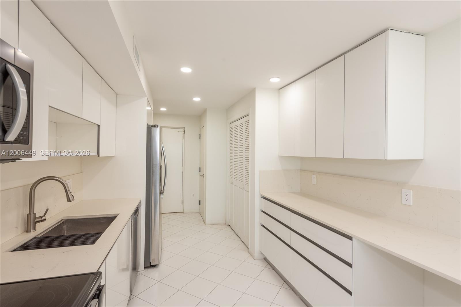 600 Grapetree Drive, Unit 8FS Key Biscayne, FL 33149 - Photo 9 of 37