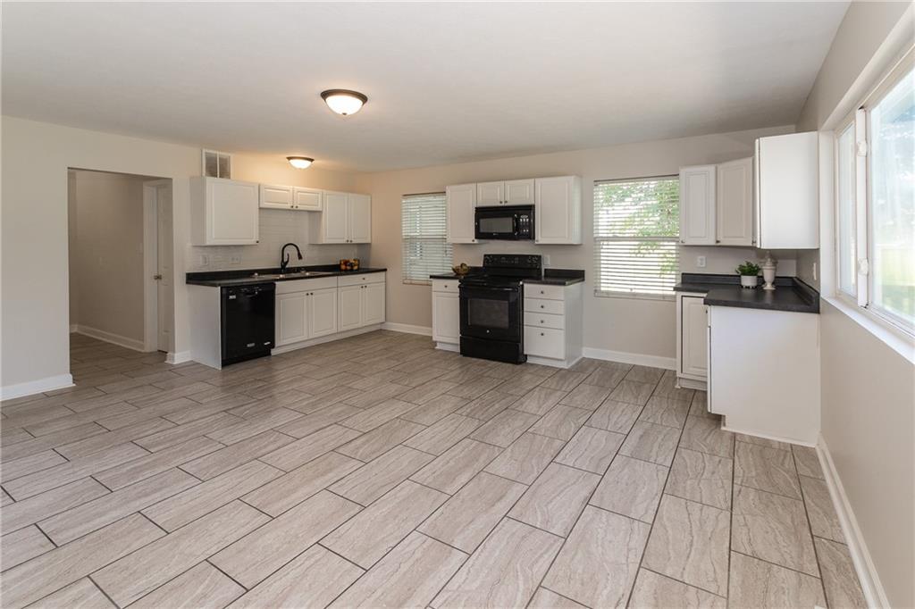 2720 South Hunter Road Indianapolis, IN 46203 - Photo 10 of 28 Gallery Image 10
