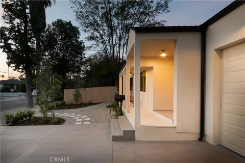 $1,739,500 | 5944 Lasaine Avenue, Encino, CA 91316