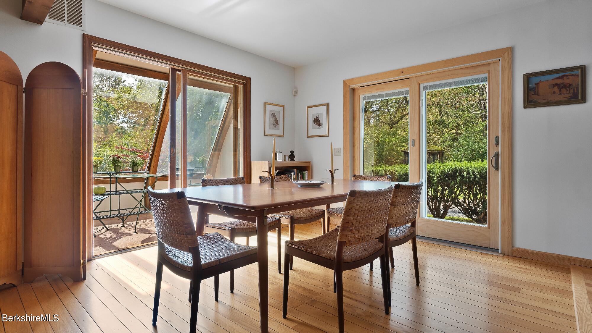 3 Yale Hill Road Stockbridge, MA 01262 - Photo 12 of 32 Dining area
