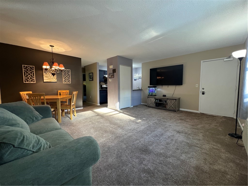 21 Apache Drive, Unit H Westerly, RI 02891 - Photo 3 of 20 Living Room