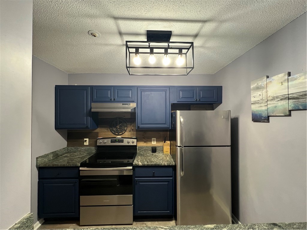 21 Apache Drive, Unit H Westerly, RI 02891 - Photo 7 of 20 Kitchen