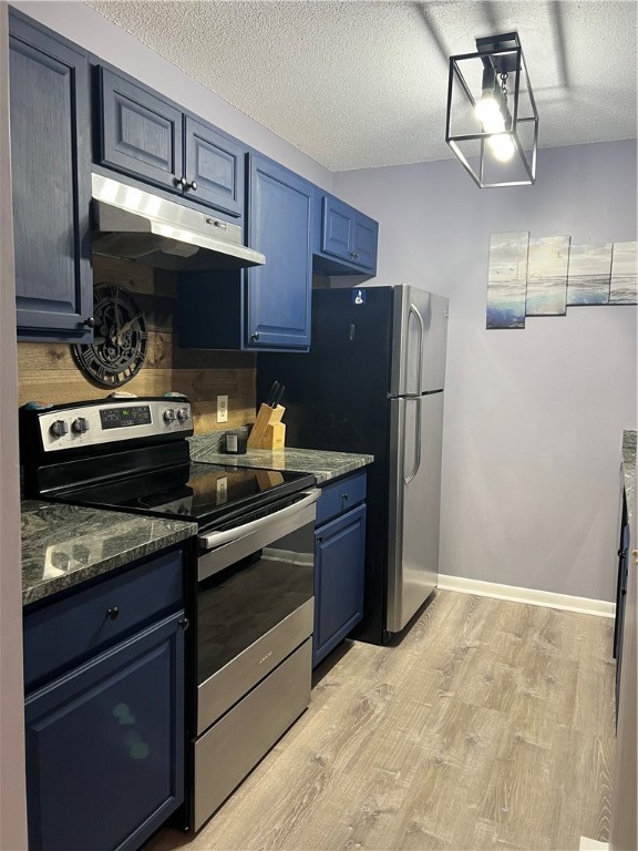 21 Apache Drive, Unit H Westerly, RI 02891 - Photo 8 of 20 Kitchen