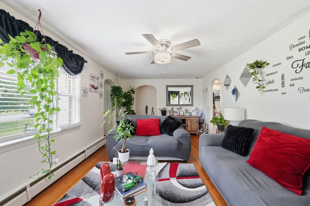 23 Smith Street Chicopee, MA 01020 - Photo 16 of 39