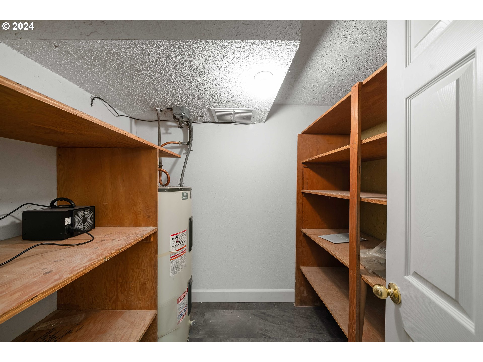 747 Southwest Cheltenham Street Portland, OR 97239 - Photo 25 of 35 Storage
