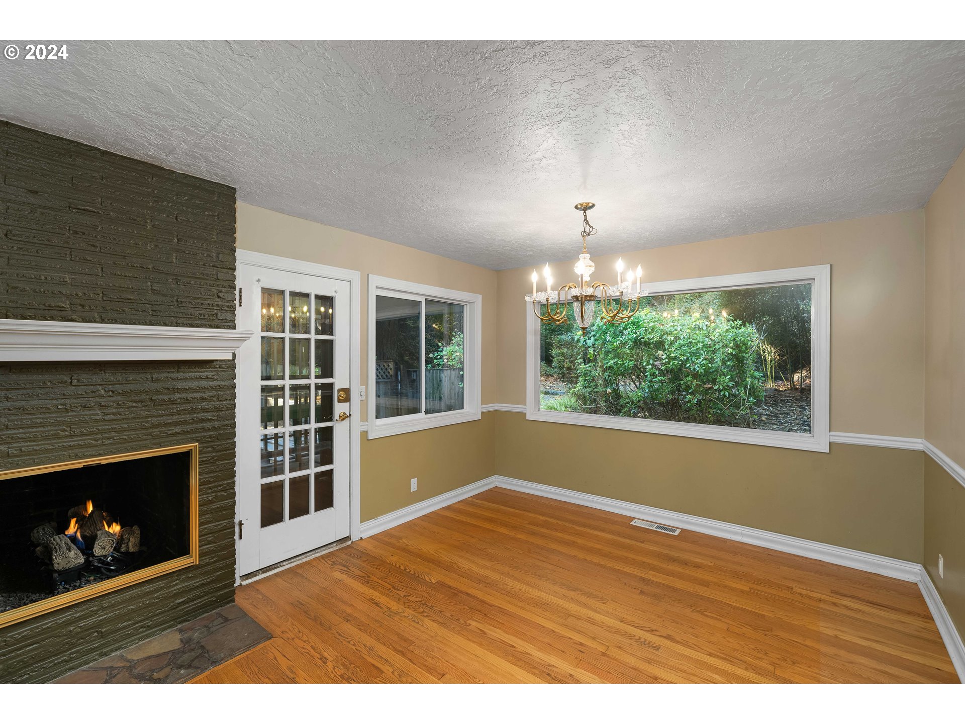 747 Southwest Cheltenham Street Portland, OR 97239 - Photo 9 of 35 Dining Room