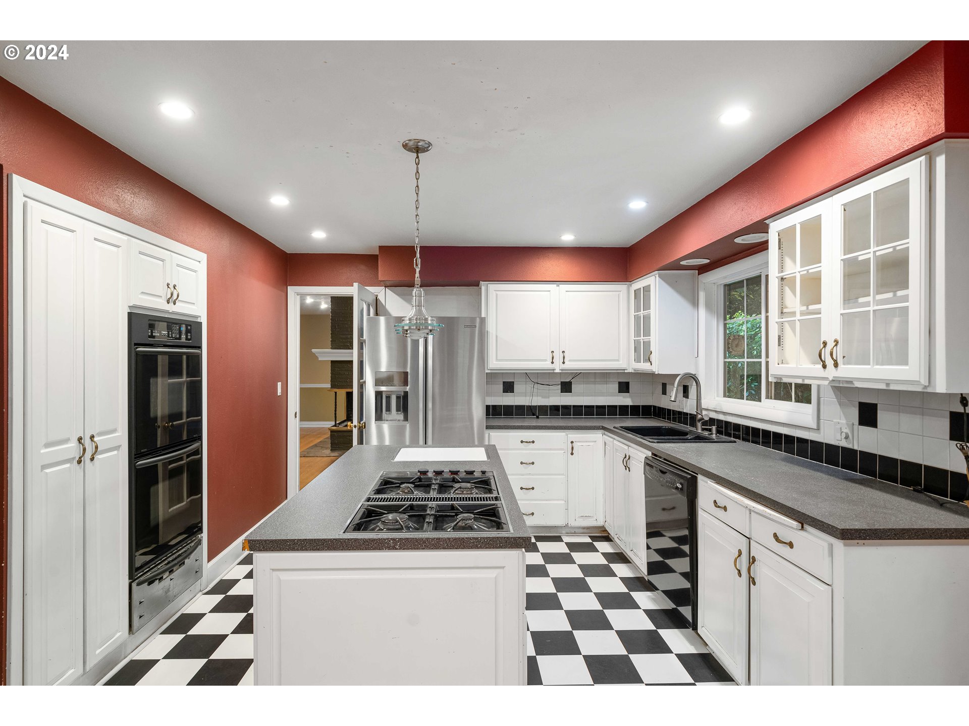 747 Southwest Cheltenham Street Portland, OR 97239 - Photo 10 of 35 Kitchen