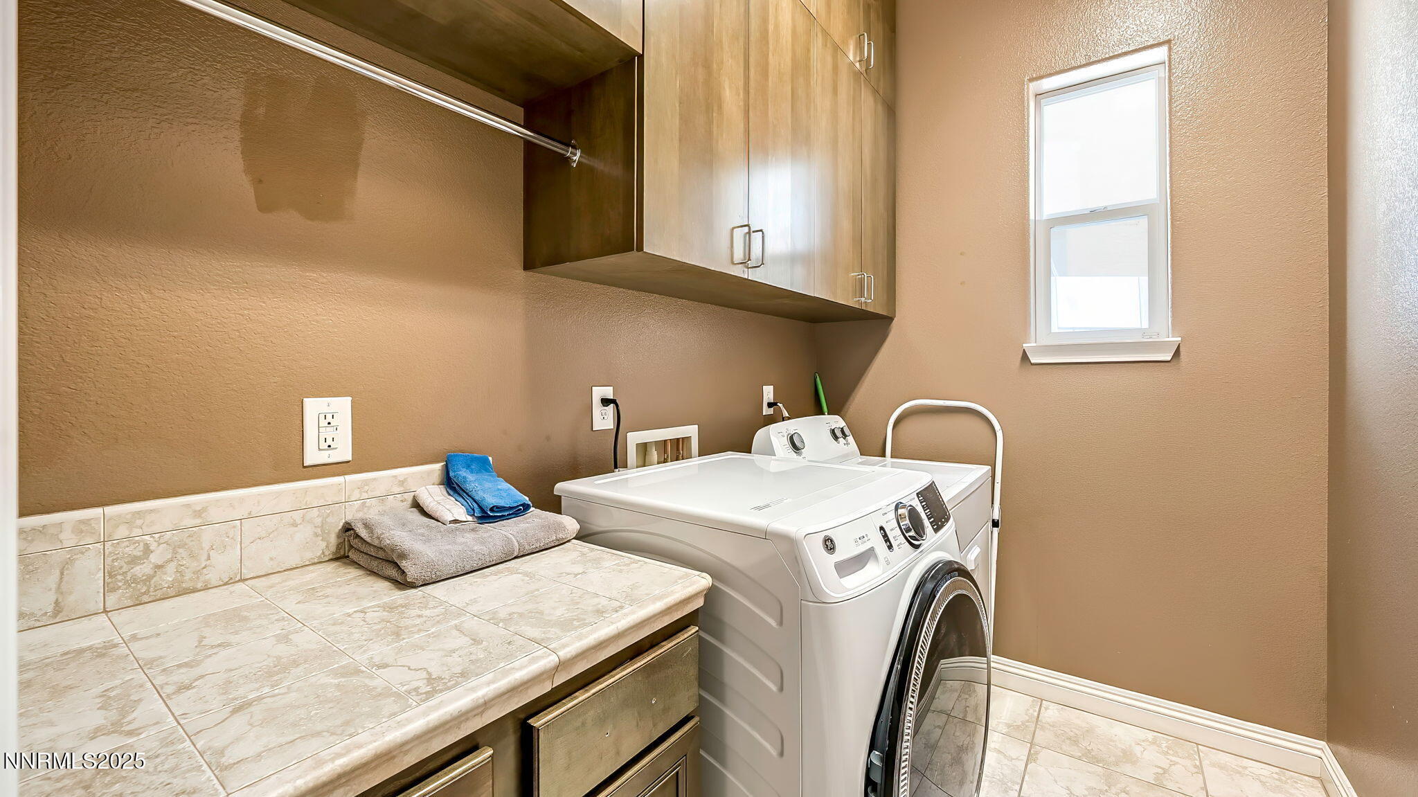 1812 Braemore Drive Reno, NV 89521 - Photo 15 of 26 a utility room with dryer and washer