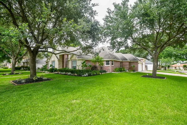 $465,000 | 9102 South Pass Lane, Houston, TX 77064