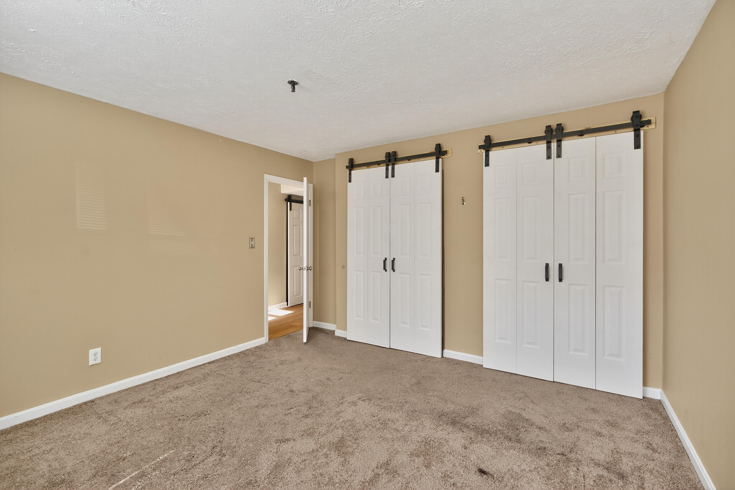 421 Redding Road, Unit 70 Lexington, KY 40517 - Photo 11 of 18 Bedroom w/double closets
