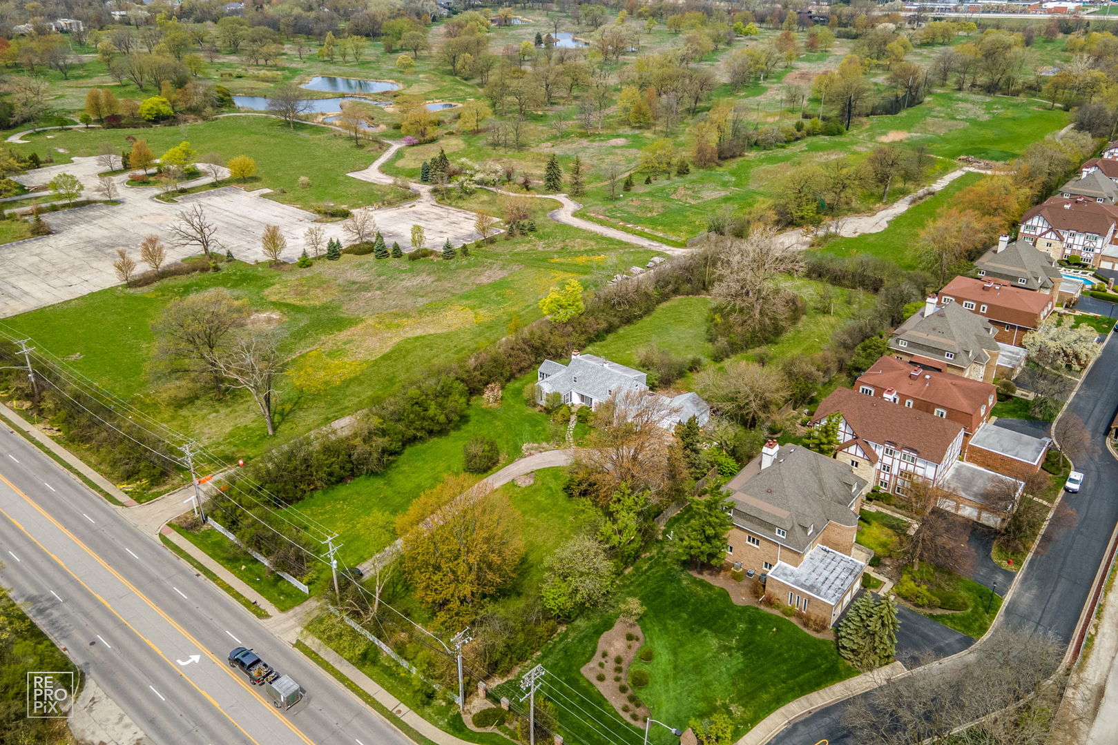 820 Dundee Road Northbrook, IL 60062 - Photo 2 of 12 a view of a lake