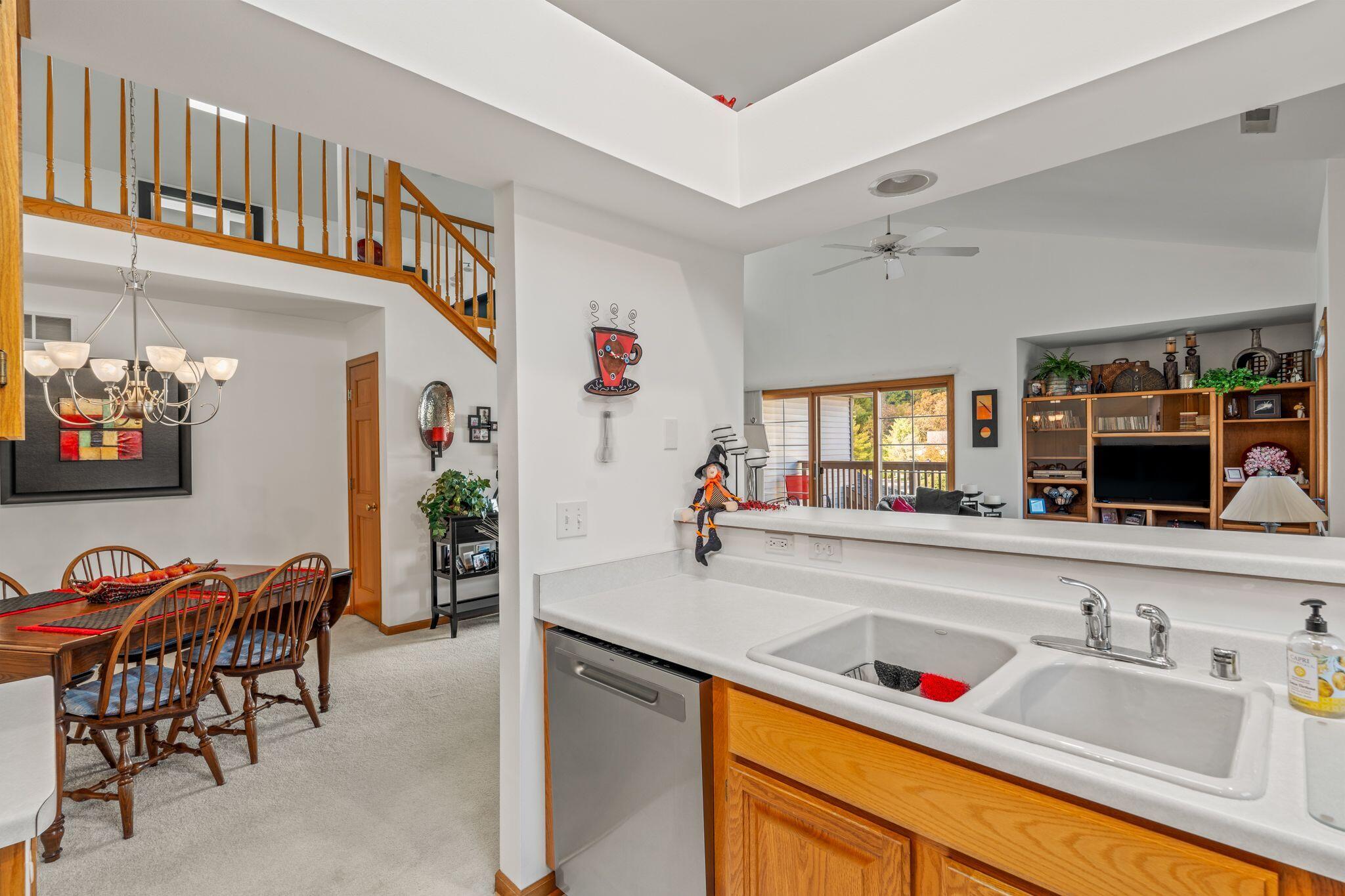 2215 Circle Ridge, Unit D Delafield, WI 53018 - Photo 12 of 26 Kitchen looking to Dining Room