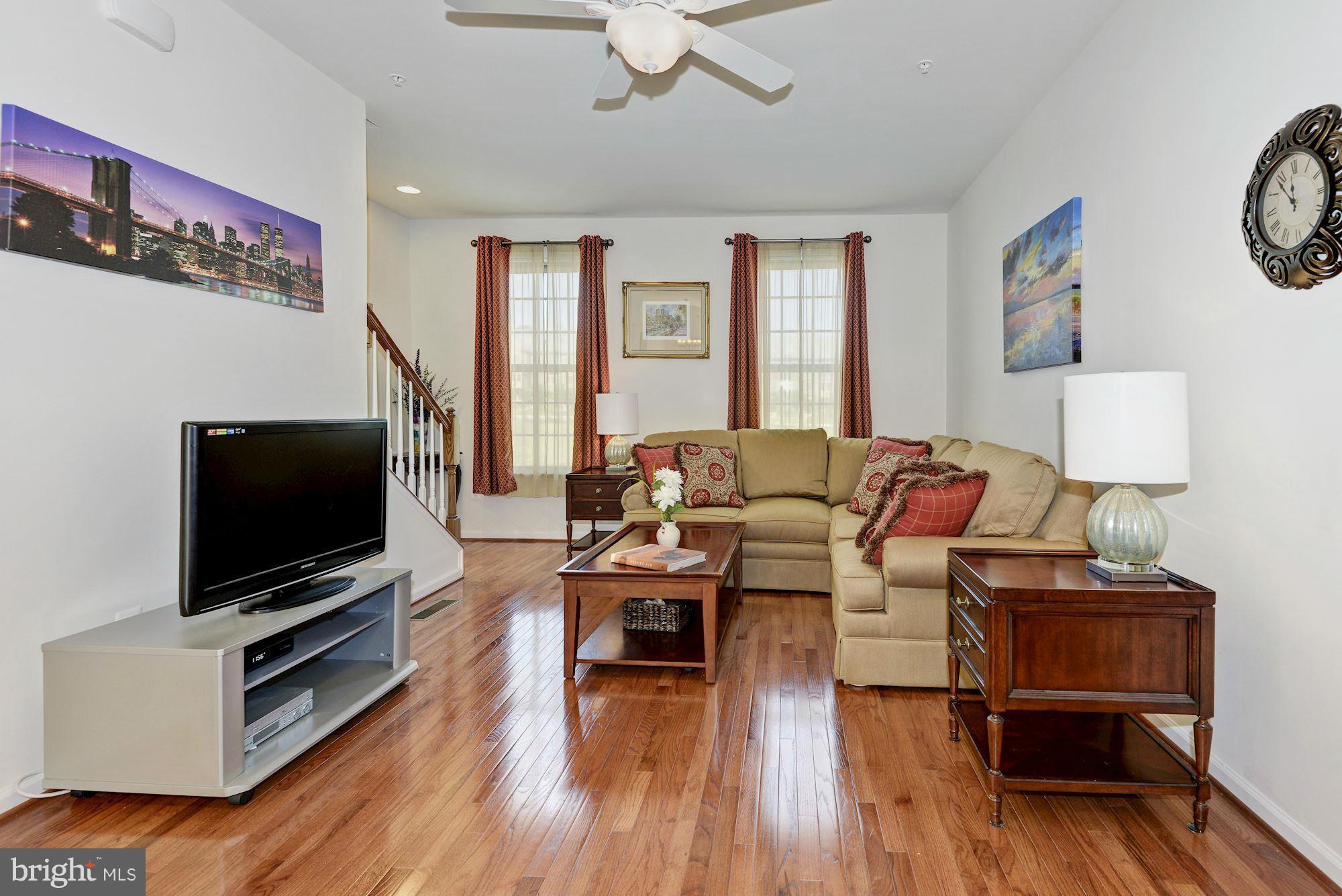 7307 Old Calvary Road Hanover, MD 21076 - Photo 3 of 21 Living Room