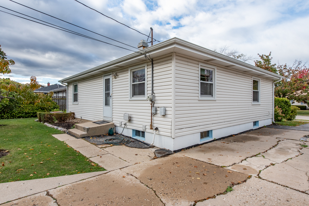 2629 West Cheyenne Road Waukegan, IL 60087 - Photo 27 of 34 Gallery Image 27
