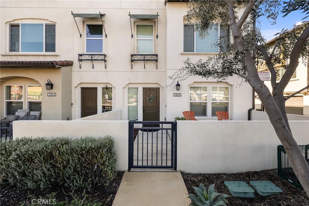 a house view with a outdoor space