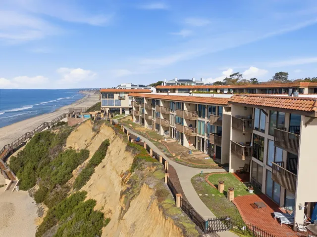 $1,199,000 | 190 Del Mar Shores Terrace, Unit 69, Solana Beach, CA 92075