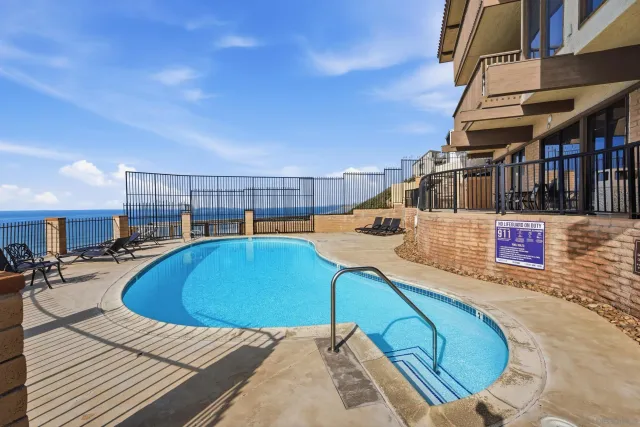 $1,199,000 | 190 Del Mar Shores Terrace, Unit 69, Solana Beach, CA 92075