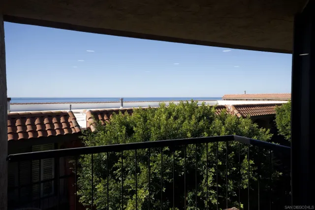 $1,199,000 | 190 Del Mar Shores Terrace, Unit 69, Solana Beach, CA 92075