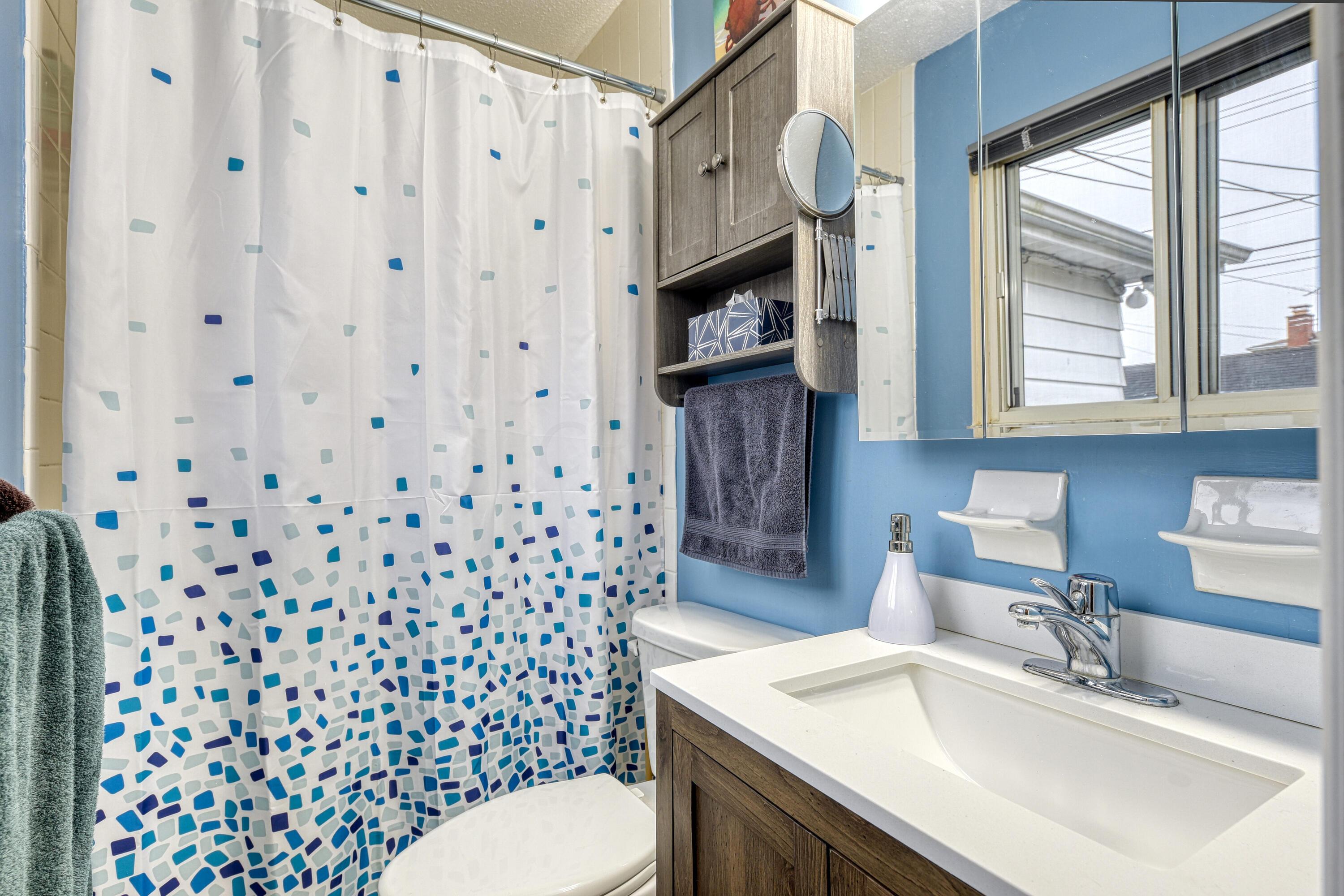2188 Trent Road Columbus, OH 43229 - Photo 18 of 33 Owner Suite