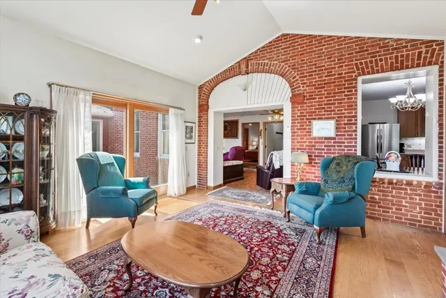 $995,000 | 1594 Vermont Rte 7a, Shaftsbury, VT 05262