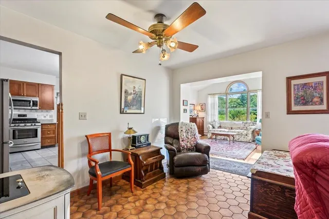 $995,000 | 1594 Vermont Rte 7a, Shaftsbury, VT 05262