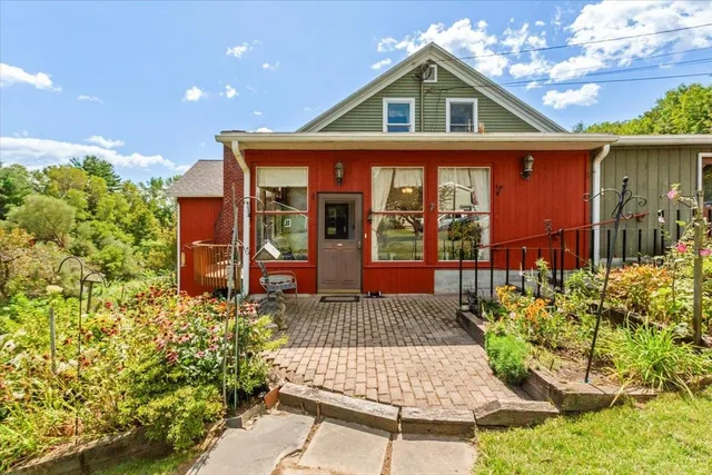 $995,000 | 1594 Vermont Rte 7a, Shaftsbury, VT 05262