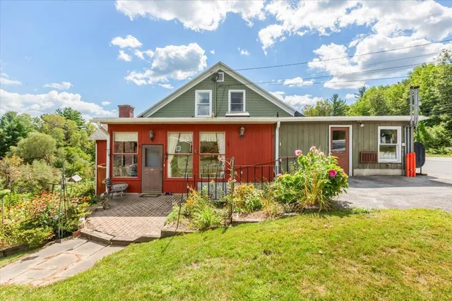 $995,000 | 1594 Vermont Rte 7a, Shaftsbury, VT 05262