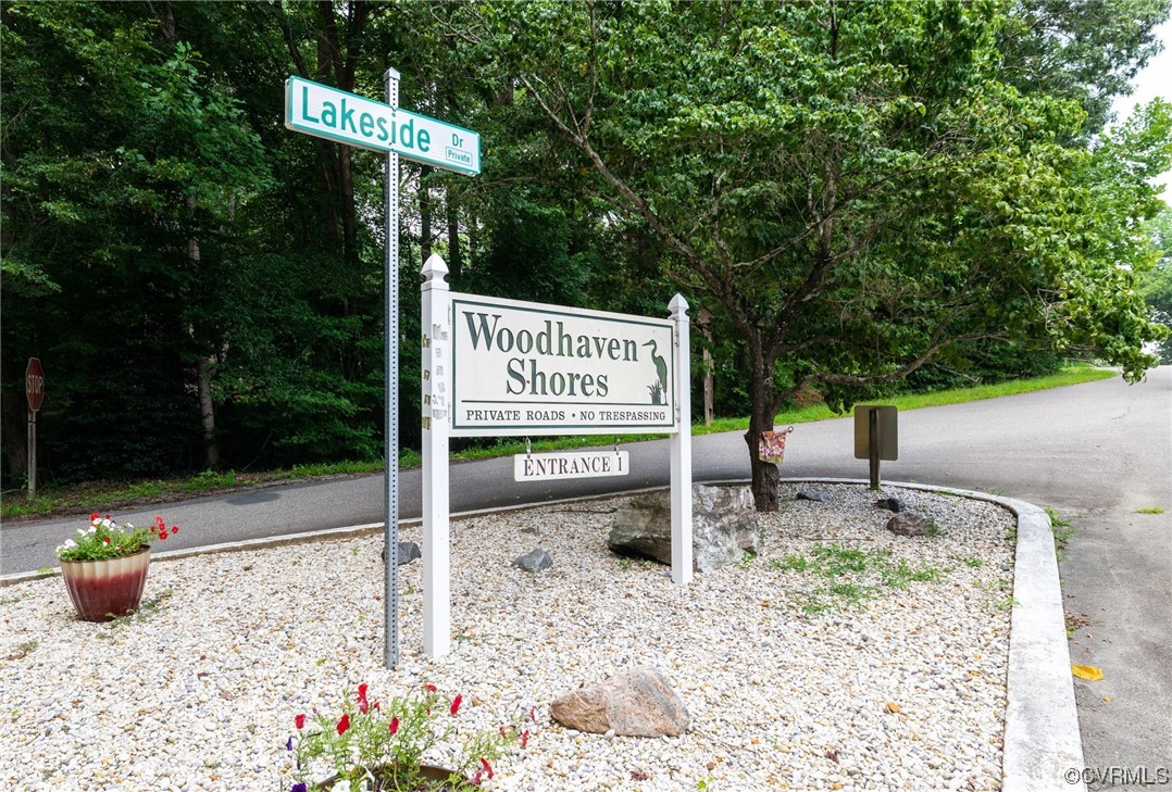 6425 Poplar Road Quinton, VA 23141 - Photo 39 of 43 View of community sign