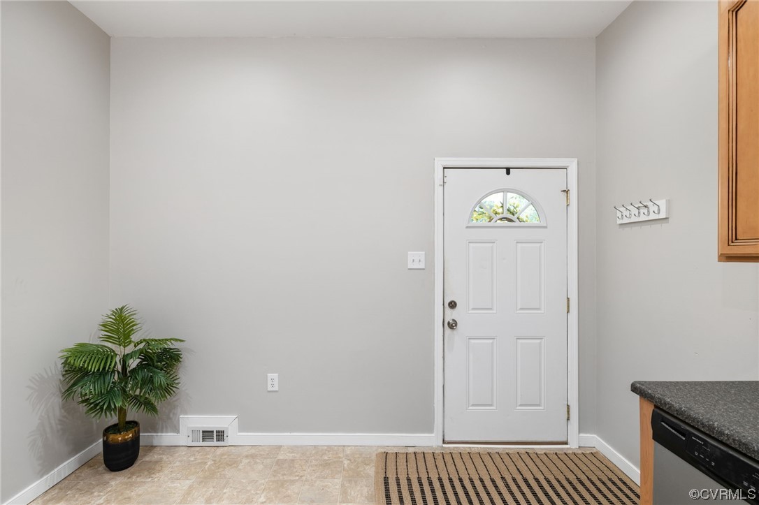 6425 Poplar Road Quinton, VA 23141 - Photo 6 of 43 Kitchen entrance with eat-in area