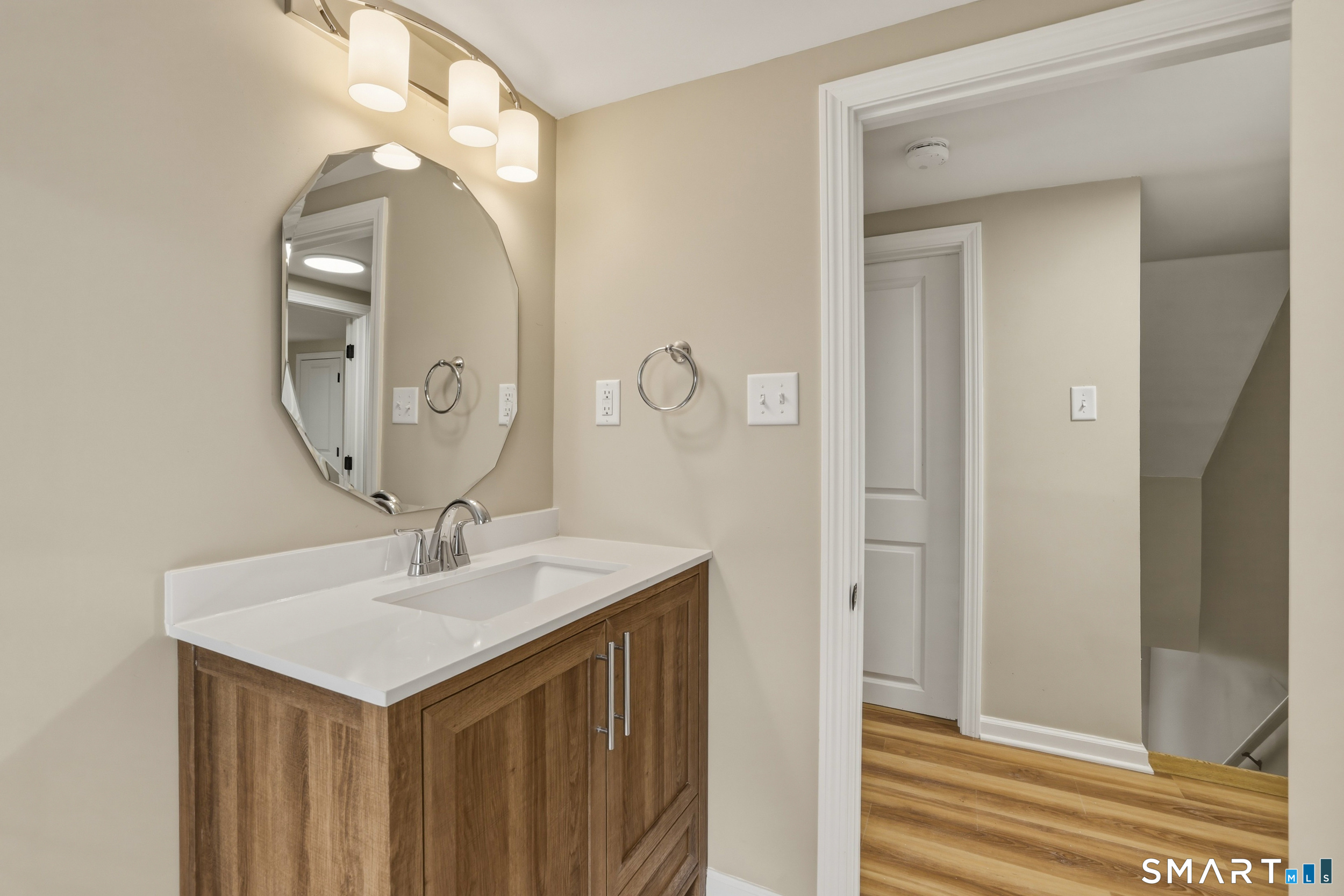 96 Campfield Road Manchester, CT 06040 - Photo 23 of 38 2nd floor full bath