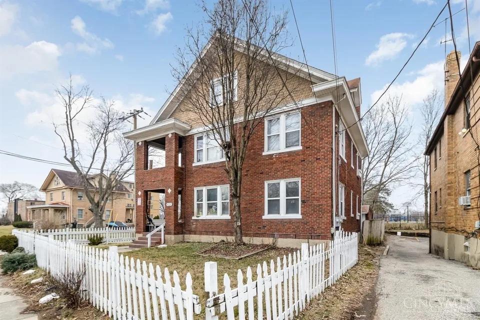 4829 Reading Road Cincinnati, OH 45237 - Photo 2 of 21
