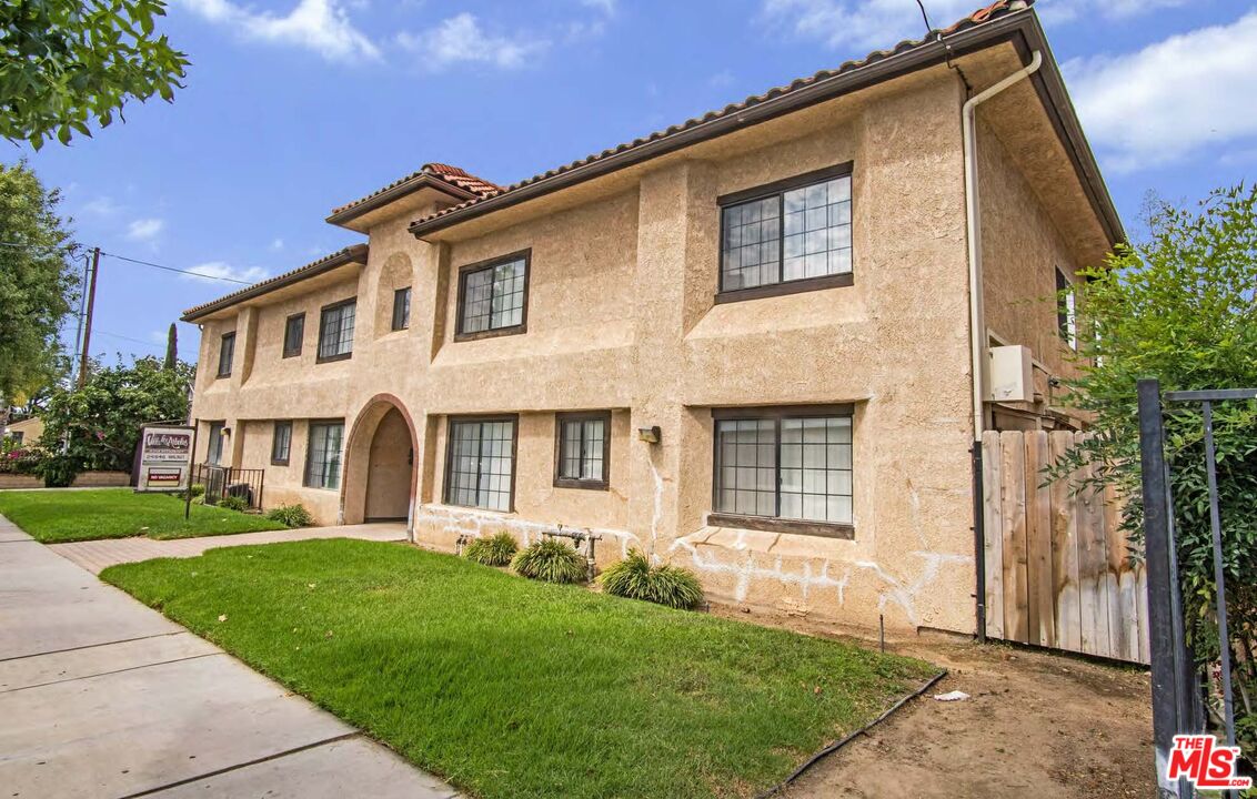 24846 Walnut Street Santa Clarita, CA 91321 - Photo 1 of 7 Gallery Image 1