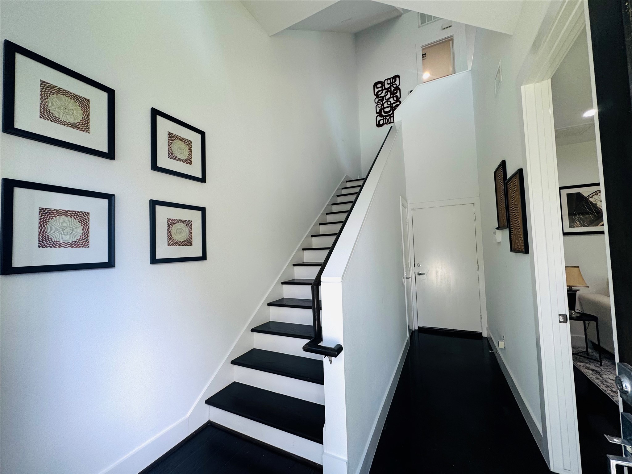 4722 Austin Street Houston, TX 77004 - Photo 6 of 38 a view of a hallway with front door