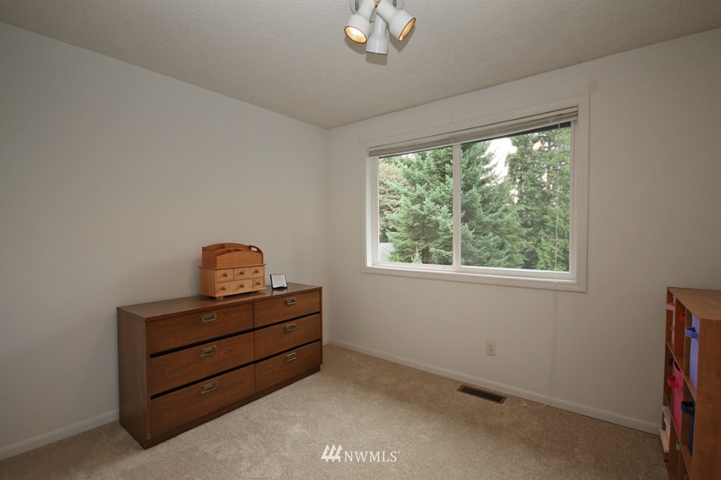 10622 Northeast 147th Street Bothell, WA 98011 - Photo 12 of 22 Gallery Image 12