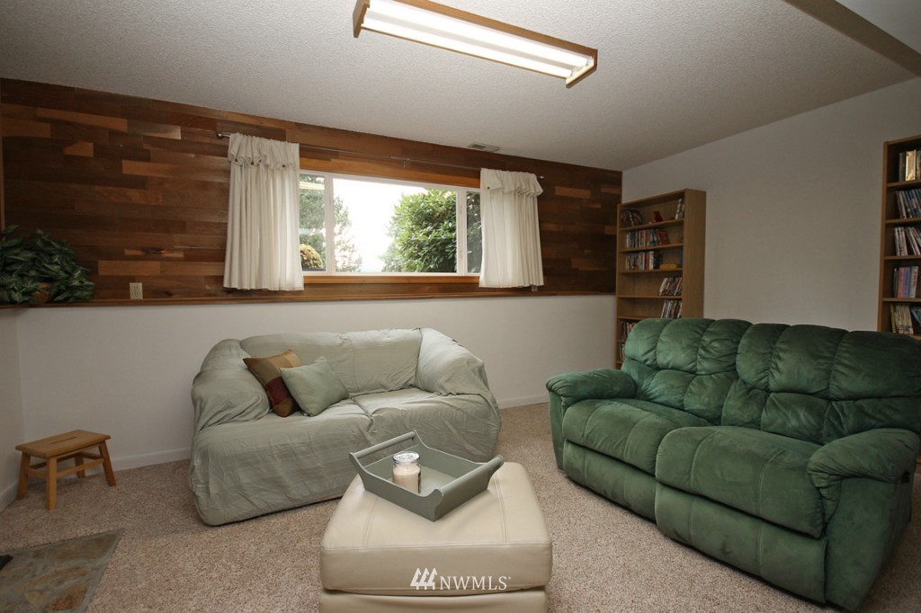 10622 Northeast 147th Street Bothell, WA 98011 - Photo 13 of 22 Gallery Image 13