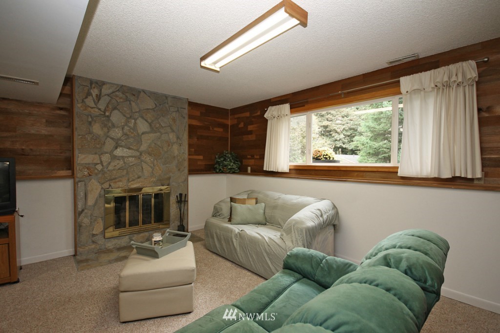 10622 Northeast 147th Street Bothell, WA 98011 - Photo 14 of 22 Gallery Image 14