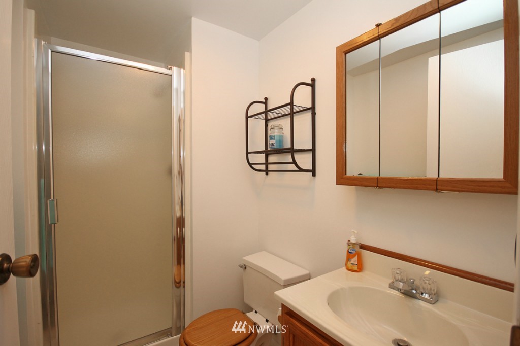 10622 Northeast 147th Street Bothell, WA 98011 - Photo 17 of 22 Gallery Image 17