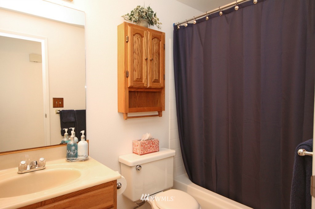 10622 Northeast 147th Street Bothell, WA 98011 - Photo 10 of 22 Gallery Image 10