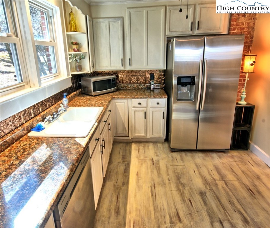 421 Low Gap Road Jefferson, NC 28640 - Photo 14 of 33 Gallery Image 14