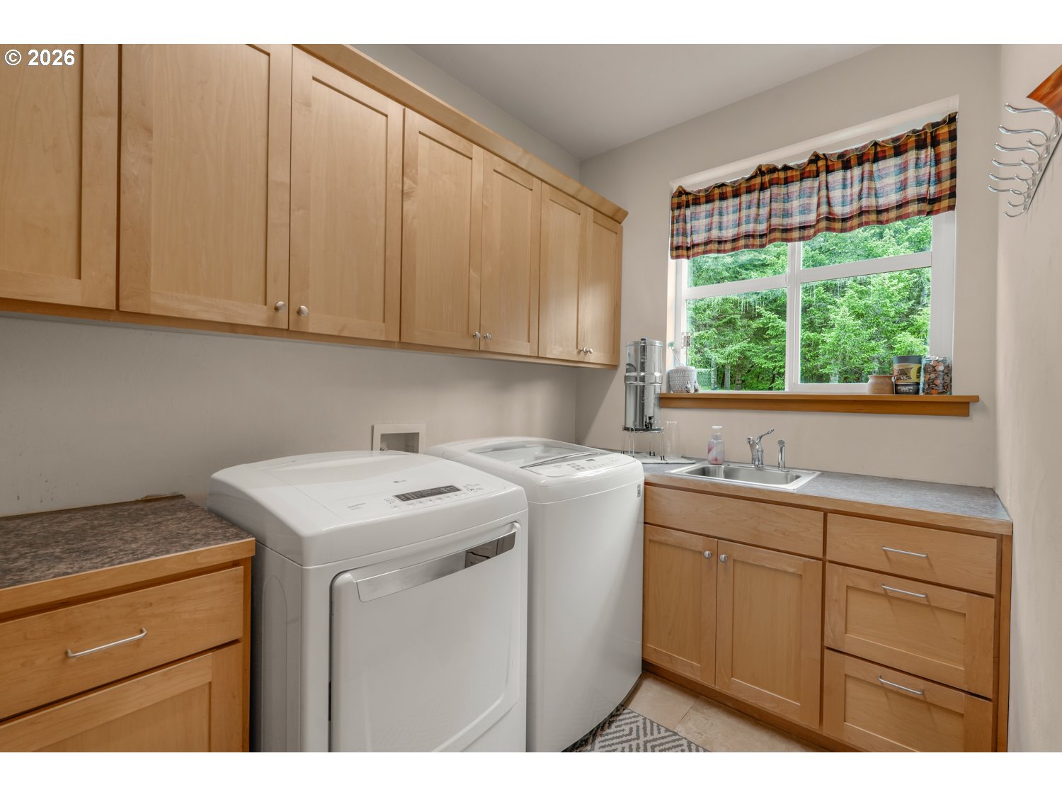 21626 Glaze Road Noti, OR 97461 - Photo 28 of 46