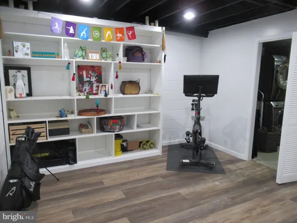 $3,300 | 9221 Graceland Place, Fairfax, VA 22031