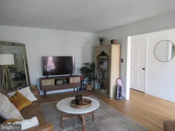 $3,300 | 9221 Graceland Place, Fairfax, VA 22031